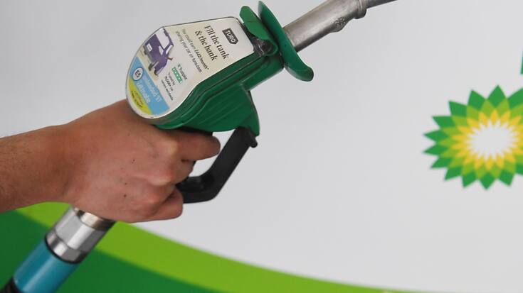 Au Royaume-Uni, les achats de carburant ont particulièrement reculé le mois dernier après le rebond de leurs prix (archives).