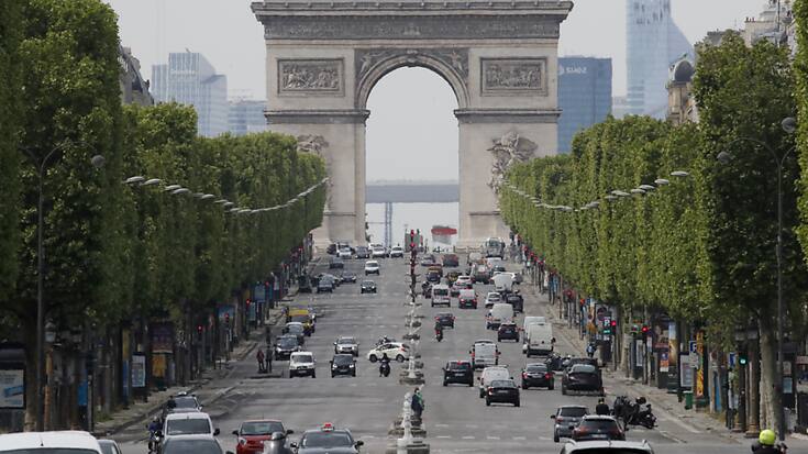 La part des demandeurs d'emploi de longue durée (inscrits depuis un an ou plus) est de 43,5%. (AP Photo/Christophe Ena)