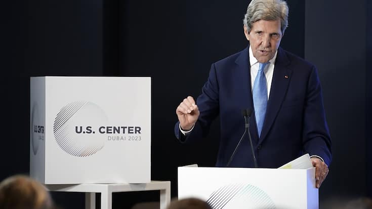 "Nous savons par la science, la réalité des faits et des preuves qu'on ne peut pas atteindre la neutralité carbone d'ici 2050 sans nucléaire", a affirmé l'émissaire américain pour le climat, John Kerry.