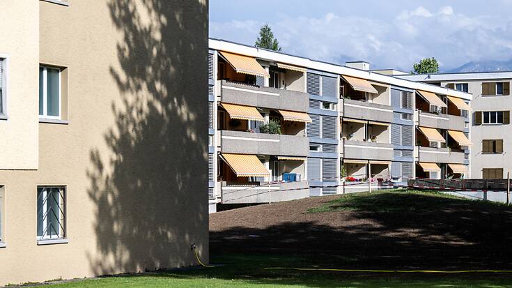 La tendance haussière n'a pas épargné les logements en propriété, dont les prix proposés ont augmenté en moyenne de 0,3% en Suisse, selon les calculs d'ImmoScout et Cifi. (KEYSTONE/Peter Schneider)