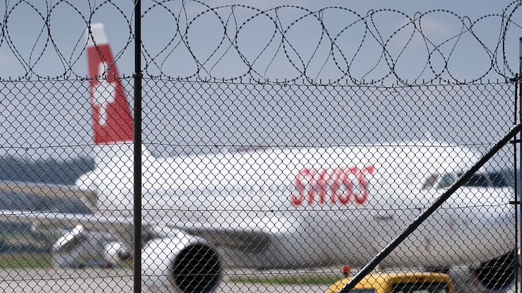 Comme prévu initialement, les vols seront ensuite suspendus pendant les mois d'hiver, soit jusqu'au 22 mars 2024. (KEYSTONE/Gaetan Bally)