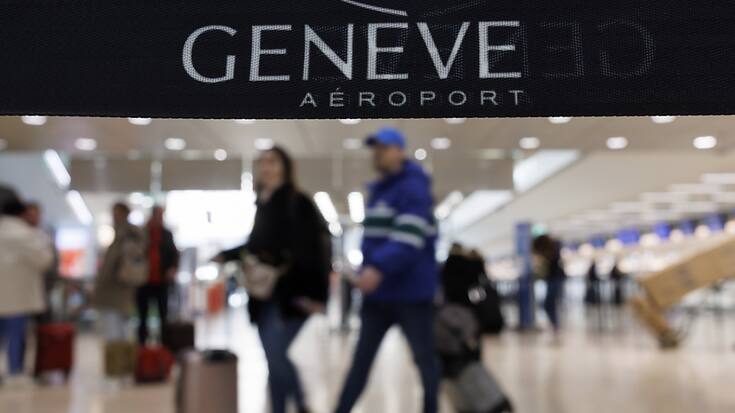Un jet privé est sorti de la piste à Genève Aéroport mercredi en fin d'après-midi et s'est embourbé dans l'herbe. La piste est fermée et le trafic, complètement interrompu (illustration).