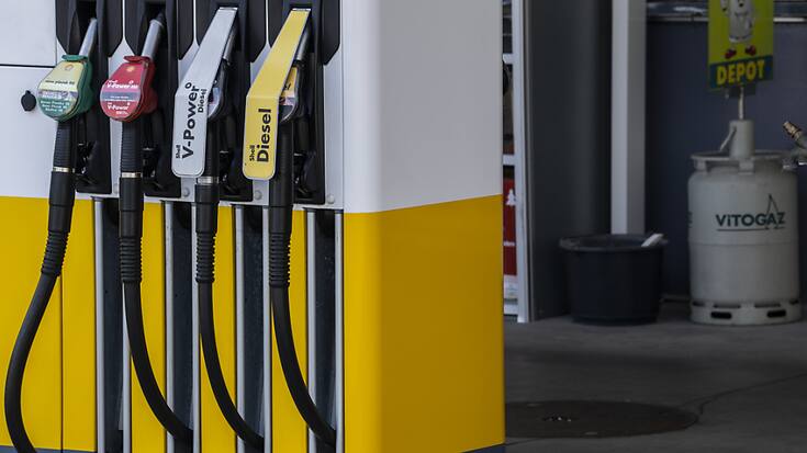 La baisse des prix des hydrocarbures explique en partie le recul des prix à la production et à l'importation (archives).