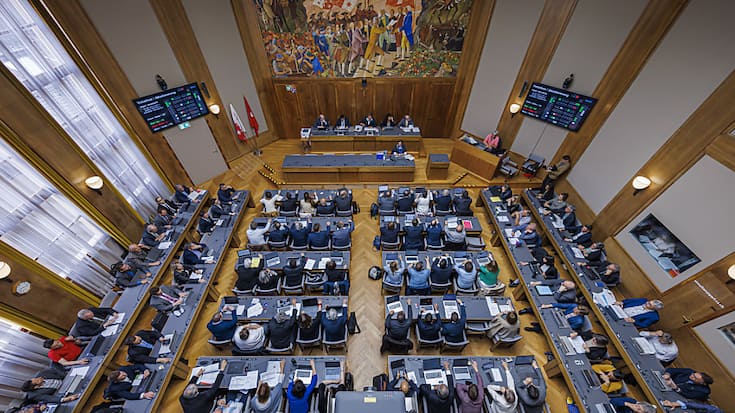 Le budget 2024 était sur la table du Grand Conseil valaisan vendredi matin. Il a été accepté non sans critiques. (Image d'illustration).