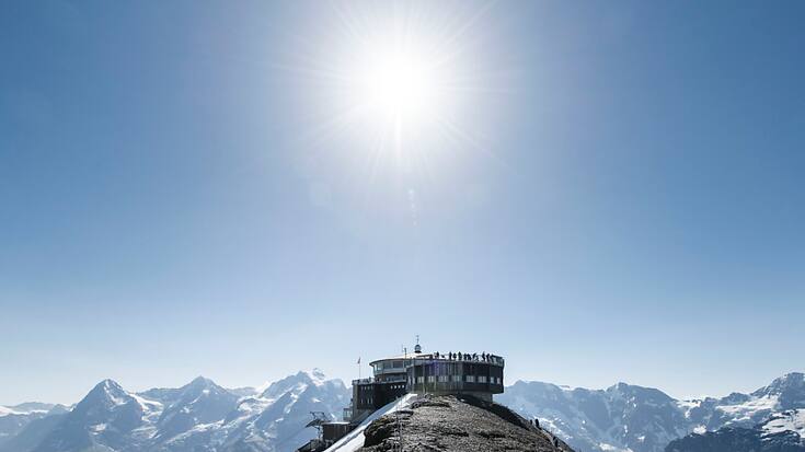 Samedi, quelque 160 clients ont été transportés en hélicoptère suite à une panne au téléphérique du Schilthorn, dans l'Oberland bernois (archives).