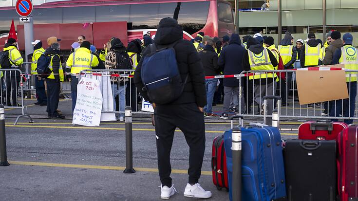 Des employés de Dnata ont débrayé dimanche matin à l'aéroport de Genève pour exiger de meilleures conditions de travail.