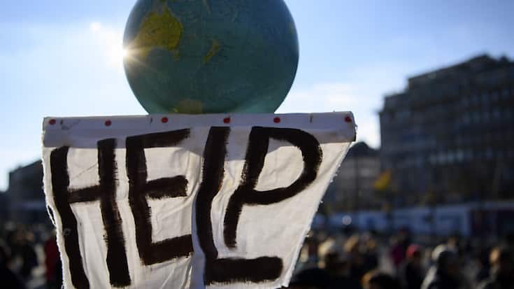 "Le système actuel, incarné par cette rencontre, ne peut pas résoudre la crise climatique, dont les effets dévastateurs détruisent les habitats et entraînent la mort de personnes sans protection adéquate", écrit la Grève du Climat.