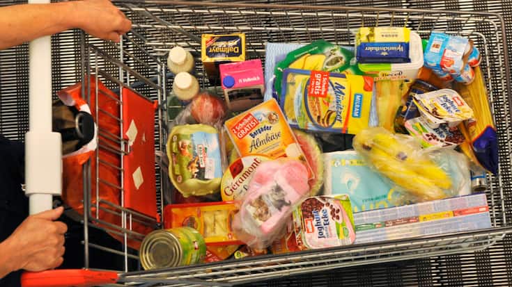Les prix des produits alimentaires sont également remontés. Ces données confortent le discours prudent de la BCE qui évite de crier trop tôt victoire sur l'inflation. (Archives)