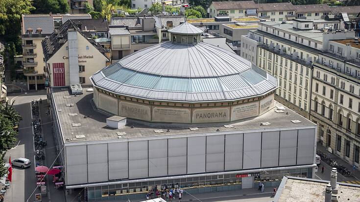 La rotonde du Panorama Bourbaki est classée au patrimoine. Le tissu utilisé pour le baldaquin, le vélum et les stores doit donc être le plus léger possible pour ne pas trop en solliciter la toiture (archives).
