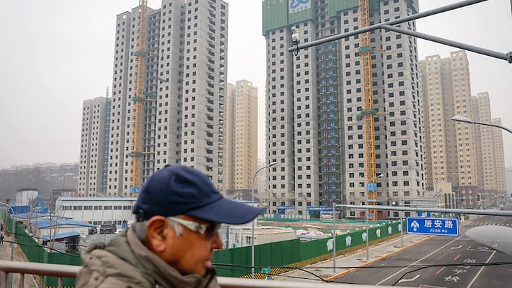 Une crise inédite dans l'immobilier et un chômage record des jeunes comptent parmi les raisons de cette faible croissance.