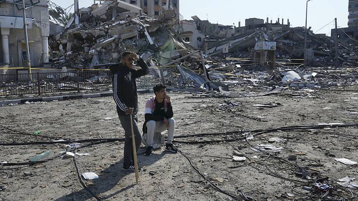 Le camp de réfugiés de Nusseirat, dans la bande de Gaza, après de nouvelles frappes de Tsahal.