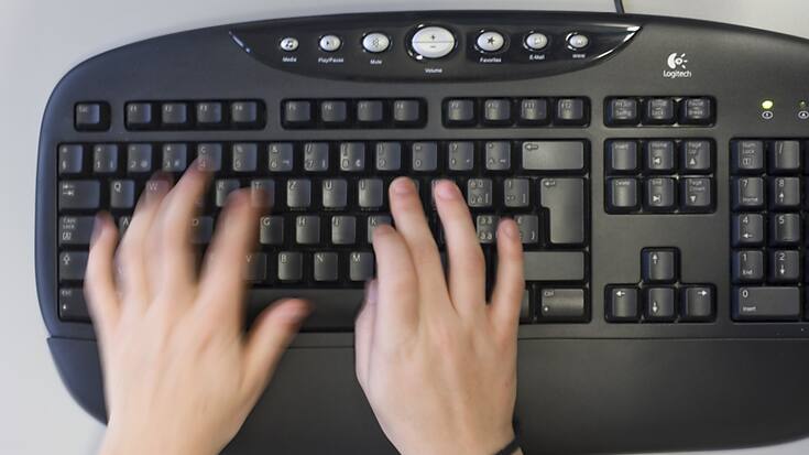 La multinationale a, une nouvelle fois, revu à la hausse ses objectifs pour l'exercice décalé en cours. Mais les ventes annuelles sont attendues en baisse. (Archives)