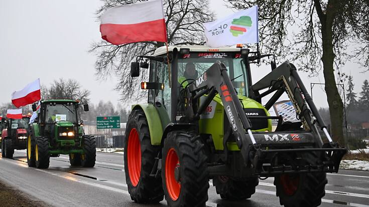 Les agriculteurs français se rapprochent de Paris. Le premier ministre Gabriel Attal doit leur apporter des réponses jeudi soir, le lendemain au plus tard.