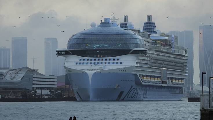 L'Icon of the Seas comprend vingt ponts, sept piscines, neuf jacuzzis et une cascade de 17 mètres de haut.