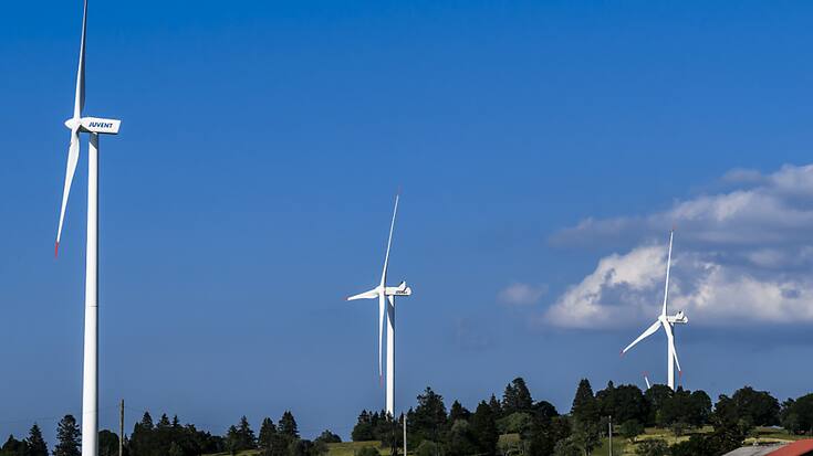 Paysage Libre Suisse ne veut pas d'éoliennes en forêt. L'association a lancé deux initiatives (illusatration).