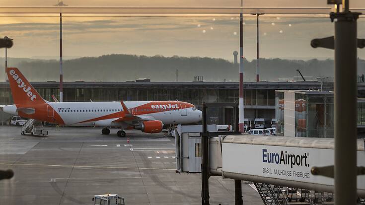 L'EuroAirport de Bâle-Mulhouse a enregistré 8,1 millions de passagers en 2023, en progression de 15 % par rapport à 2022, mais 11 % de moins que l'année record 2019 avant la pandémie (archives).