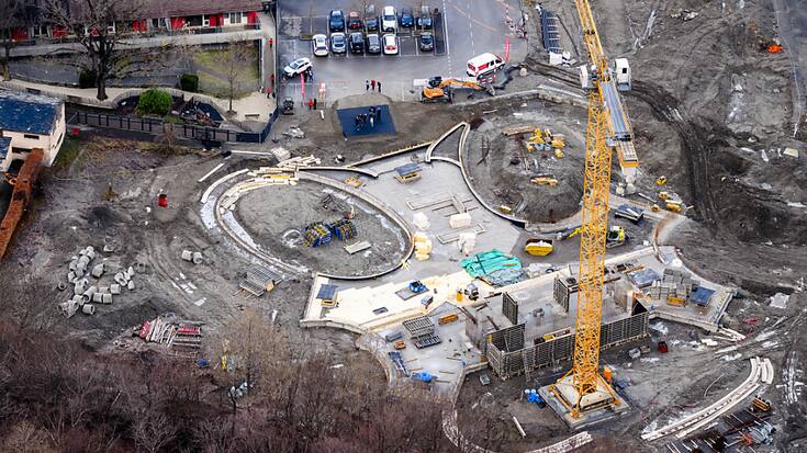 Le futur Parc thématique Barryland à Martigny (VS), dont la pose de la première pierre a eu lieu ce mardi, aura la forme d'une empreinte de patte de chien.