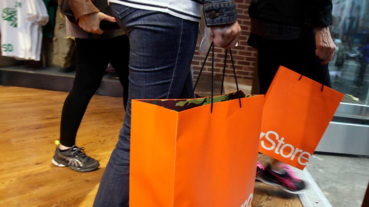 Superdry avait annoncé la semaine dernière un chiffre d'affaires en recul de près d'un quart pour son premier semestre décalé achevé fin octobre 2023. (AP Photo/Richard Drew)