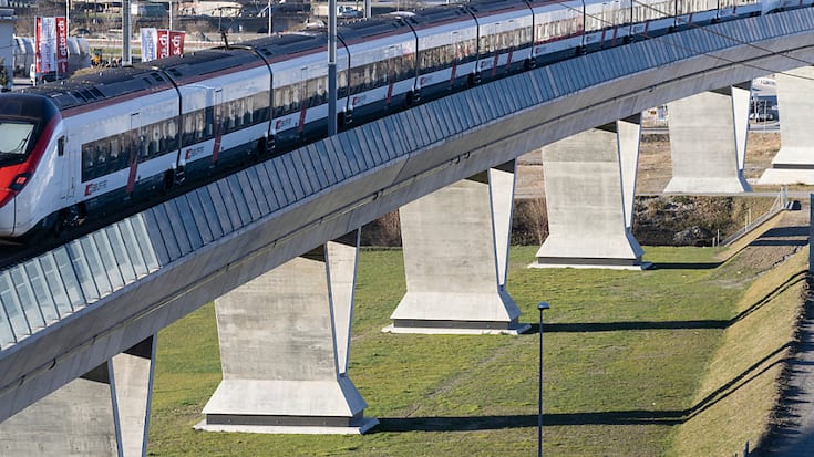 Les nouvelles rames seront opérationnelles en 2026. La flotte Giruno des CFF comptera alors 41 trains au total.(KEYSTONE/Gaetan Bally)