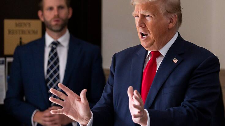 Donald Trump et son fils Eric lors de leur procès pour fraudes à New York en octobre 2023 (Archives).