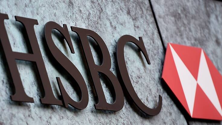 Le groupe bancaire a également indiqué que son bénéfice avant impôts avait connu en 2023 une croissance "record" de près de 80% à 30,3 milliards de dollars, avec un impact favorable de 2,5 milliards attribuable à la vente des activités de banque de détail en France. (EPA/FACUNDO ARRIZABALAGA)