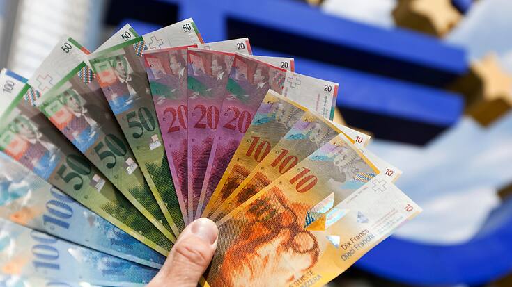 L'UE a adopté un règlement qui imposera dès 2025 aux banques de proposer une offre de paiement instantané dans tous les pays de la zone euro et au même tarif qu'un virement classique.. (archives)