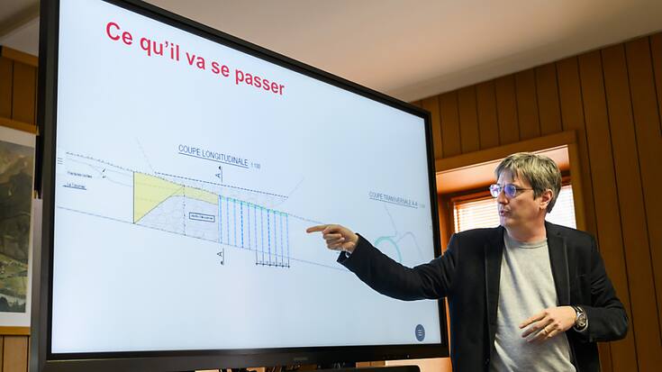 Les travaux de remise en état du tunnel de la Becque qui s'est effondré début février sont prévus en deux phases, a expliqué Vincent Pellissier, chef du service valaisan de la mobilité.