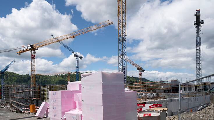 Pour 2024, en raison des coûts de construction et des taux d'intérêt plus élevés, la faîtière s'attend à un recul de 0,5% des revenus au premier trimestre. (KEYSTONE/Gaetan Bally)