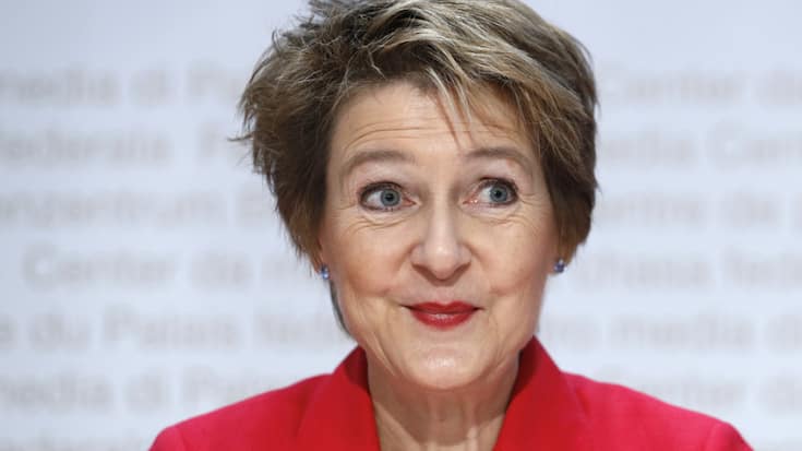 Simonetta Sommaruga revient sur la scène publique un peu plus d'un an avoir quitté le Conseil fédéral.