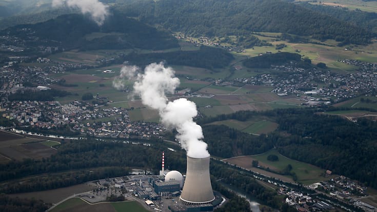 Outre la construction de nouvelles centrales nucléaires, le postulat demande d'analyser les conditions requises pour une exploitation sûre à long terme des infrastructures existantes, comme ici celle de Gösgen (SO).