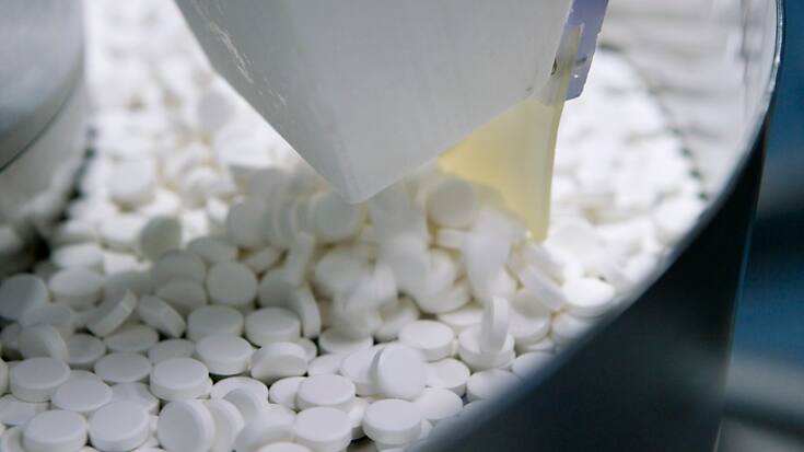 Evoquant l'année en cours, Sandoz anticipe une croissance à un chiffre de ses revenus à taux de change constants par rapport à l'exercice sous revue. La marge Ebitda de base devrait quant à elle avoisiner les 20%.(KEYSTONE/Martin Ruetschi)