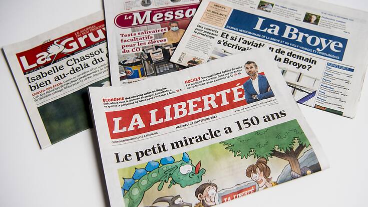 La loi d’aide à la presse régionale votée par les députés fribourgeois offre un abonnement d'un an à tous les jeunes de 18 ans du canton, ici par exemple les titres du Groupe Saint-Paul (archives).