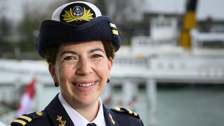 La capitaine a reçu officiellement mercredi ses galons et son couvre-chef.