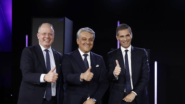 Les CEO du groupe Volvo, Martin Lundstedt, du groupe Renault, Luca De Meo, et le président et CEO du groupe CMA CGM, Rodolphe Saade (de gauche à droite) devant la presse mercredi. (archive)