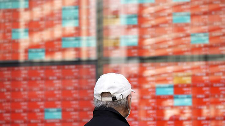 Le Nikkei, qui a perdu jusqu'à 3,5% en séance, a chuté de 2,66% à la fin des échanges à 37.068,35 points, son plus bas niveau de clôture depuis le 9 février (archives).