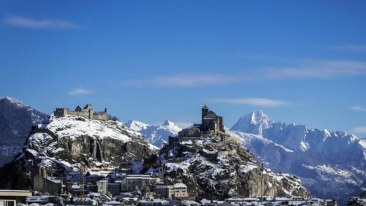 Les châteaux de Valère et Tourbillon, au-dessus de Sion, font désormais partie de l'association Les Châteaux suisses (archives).