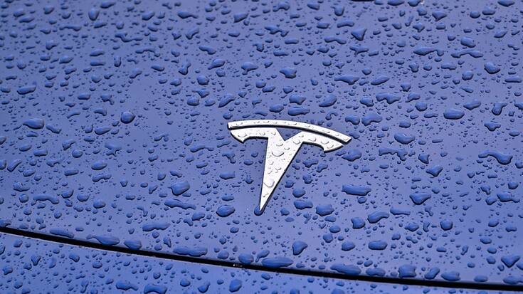 Tesla a annoncé mardi un plongeon de son résultat net au premier trimestre (archives).