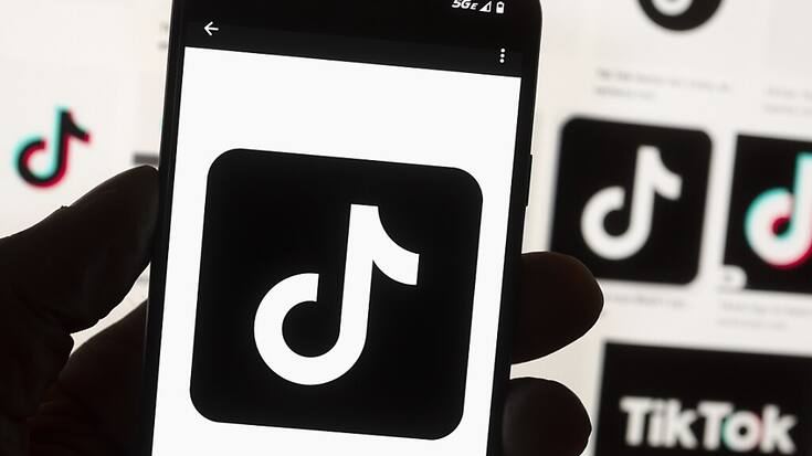 Des pièces virtuelles, convertibles en carte-cadeau, en échange du visionnage de vidéo... TikTok, propriété du groupe chinois ByteDance, a lancé son nouveau service controversé en France et en Espagne fin mars. (archives)