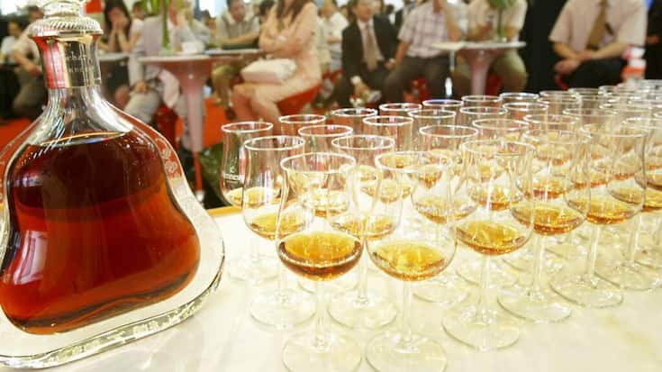 Campari est  bien implanté sur le marché français, après avoir racheté la liqueur Grand Marnier en 2016,  le cognac Bisquit Dubouché en 2017, les rhums Trois Rivières et La Mauny en 2019, ainsi que le Champagne Lallier en 2020 et la marque de liqueur aromatisée Picon en 2022 (archives).