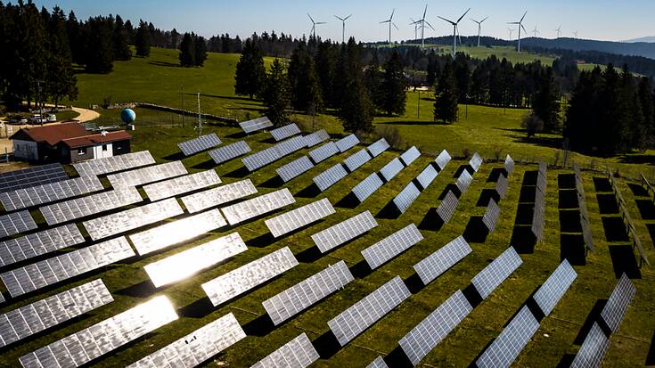 Romande Energie projette de mettre en service un nouveau parc photovoltaïque au sol. (archive)