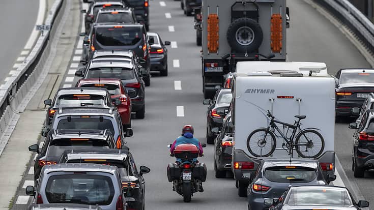 Depuis mercredi à 11h00, les bouchons atteignent déjà au moins 10 km devant l'entrée nord du tunnel du Gothard, sur l'A2. Le temps d'attente dépasse une heure et quarante minutes (archives).