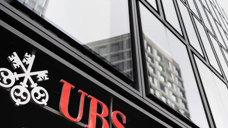 Les caisses de pension dont les avoirs sont déposés chez UBS accusent des rendements négatifs en avril. (archive)