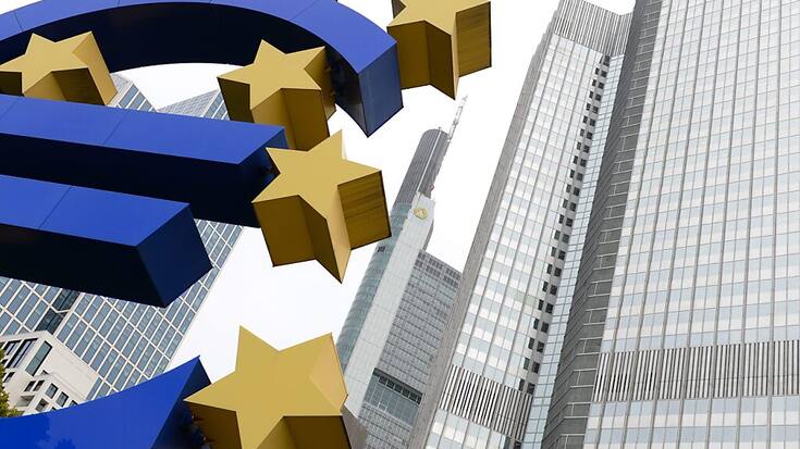 Si la baisse se confirme, la BCE va brûler la politesse pour la première fois de son histoire à la Fed américaine dans ce domaine. EPA/ARNE DEDERT