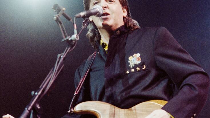 Paul McCartney lors de son concert au Hallenstadion de Zurich en 1989.