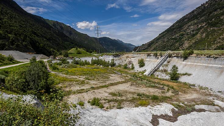 Le traitement des sites pollués liés au passé industriel du Valais se poursuit dans le Haut-Valais. Ici l'un des secteurs de la décharge de Gamsenried (archives).
