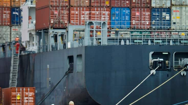 Les exportations chinoises progressent pour le troisième mois consécutif, après un repli sur un an en mars (-7,5%). (AP Photo/Andy Wong)