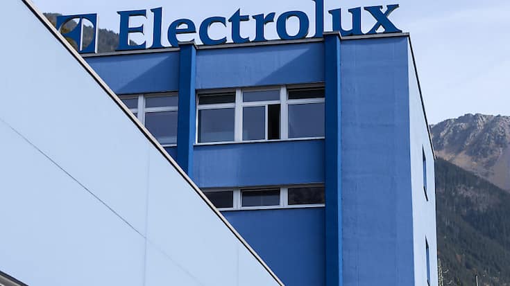 "Les conditions du marché au deuxième trimestre sont restées similaires à celles des derniers trimestres, l'effet cumulé de l'inflation et des taux d'intérêt élevés continuant à peser sur le moral des consommateurs", a estimé le PDG Jonas Samuelson cité dans le communiqué. (KEYSTONE/Arno Balzarini)