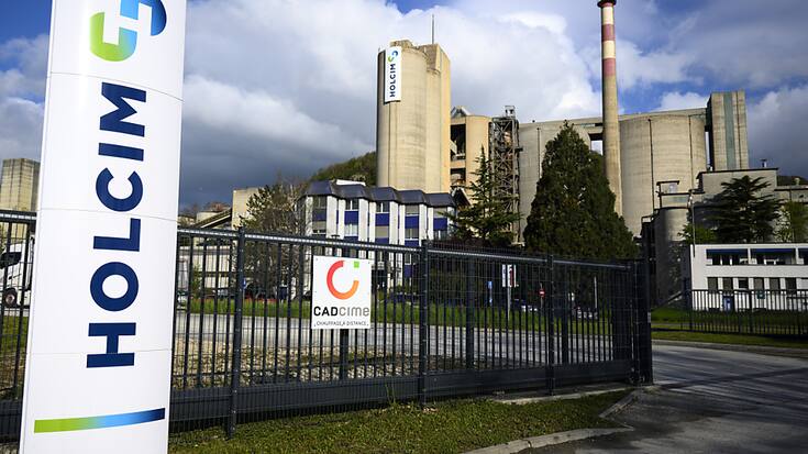 Holcim escompte toujours générer un flux de trésorerie disponible de plus de 3 milliards de francs, nonobstant un tassement à 48 millions au premier semestre, contre 79 millions un an plus tôt. KEYSTONE/Laurent Gillieron)