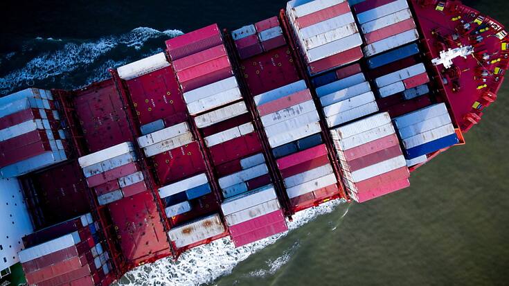 Le 1er août, Maersk avait relevé ses prévisions de bénéfice d'exploitation à hauteur de deux milliards de dollars pour l'ensemble de l'année, conséquence de l'augmentation des taux de fret face aux attaques en mer Rouge. (EPA/OLIVIER HOSLET)