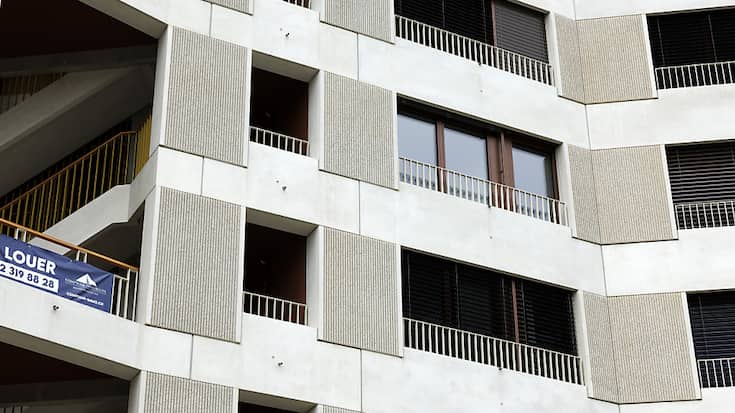 A l'avenir, UBS s'attend à ce que les prix de l'immobilier résidentiel continuent d'augmenter. Cette année, ils devraient globalement progresser d'environ 2%, toujours selon le rapport de la banque aux trois clés. (KEYSTONE/Salvatore Di Nolfi)